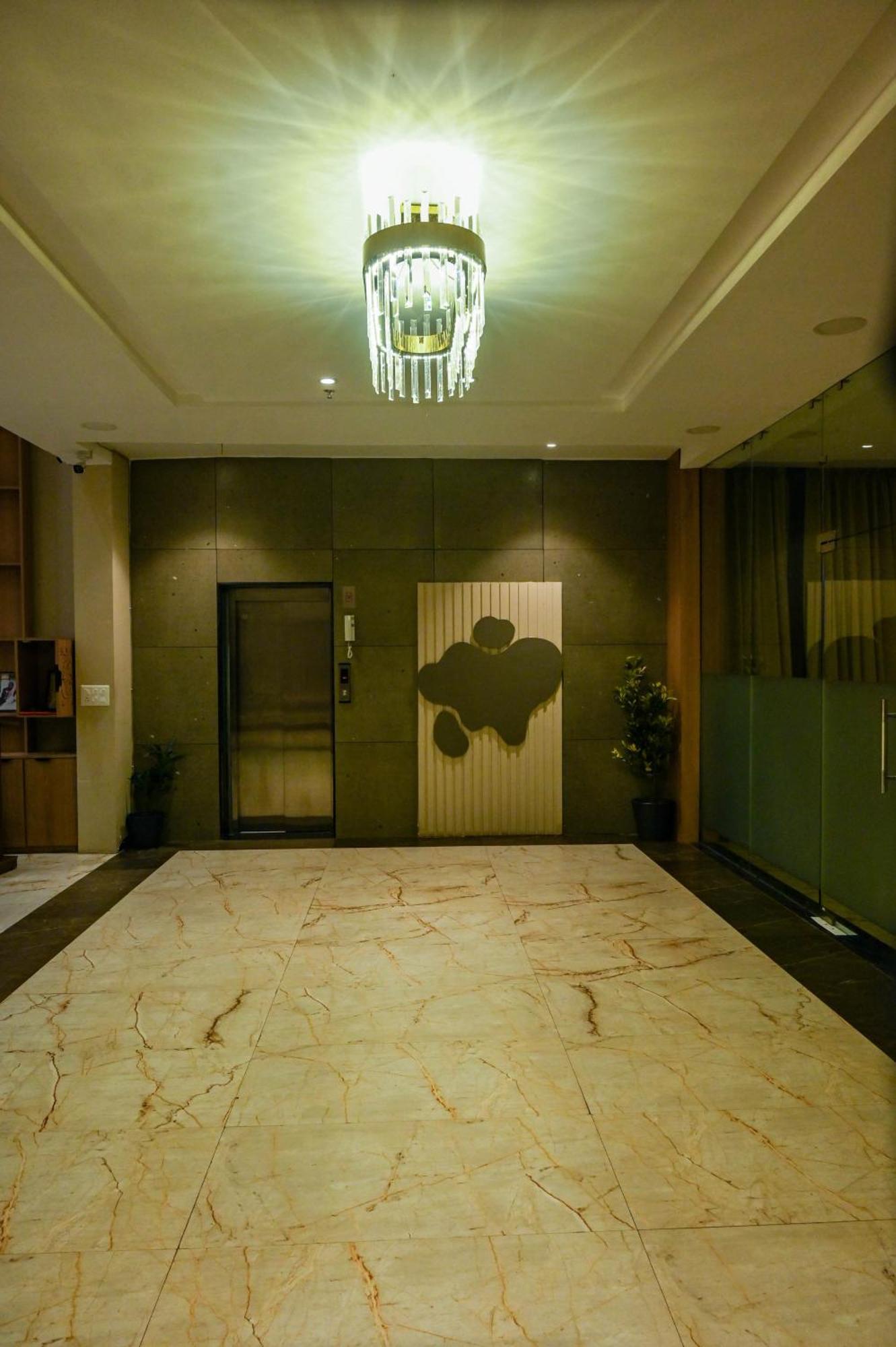 Hotel Maa Bhagwati Palace Khandwa Екстериор снимка